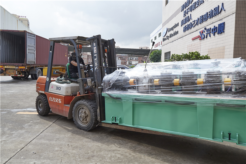 不銹鋼焊管機發貨